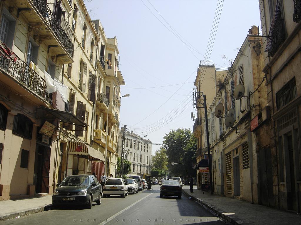 ORAN 2007 JUILLET 13 DE KEBIR A PLACE D ARMES-ARRIVEE QUARTIER SIDI HOUARI EX MARINE.jpg